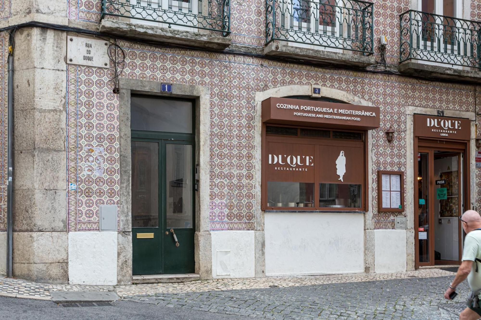 Ferienwohnung Joivy Inviting Flat Next To Carmo Convent Lissabon Exterior foto