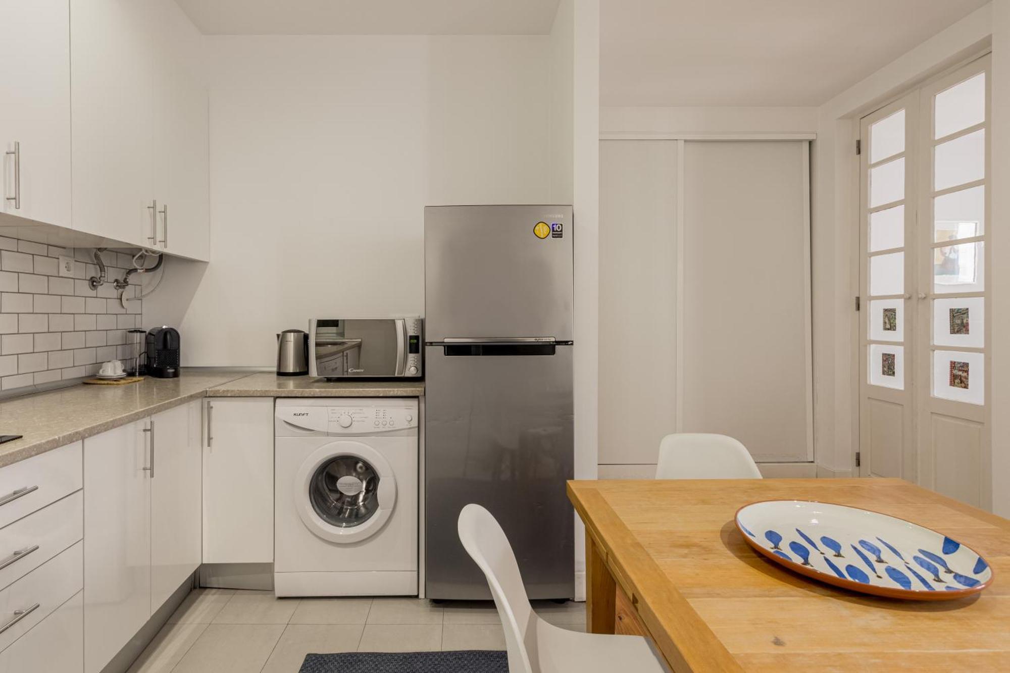 Ferienwohnung Joivy Inviting Flat Next To Carmo Convent Lissabon Exterior foto