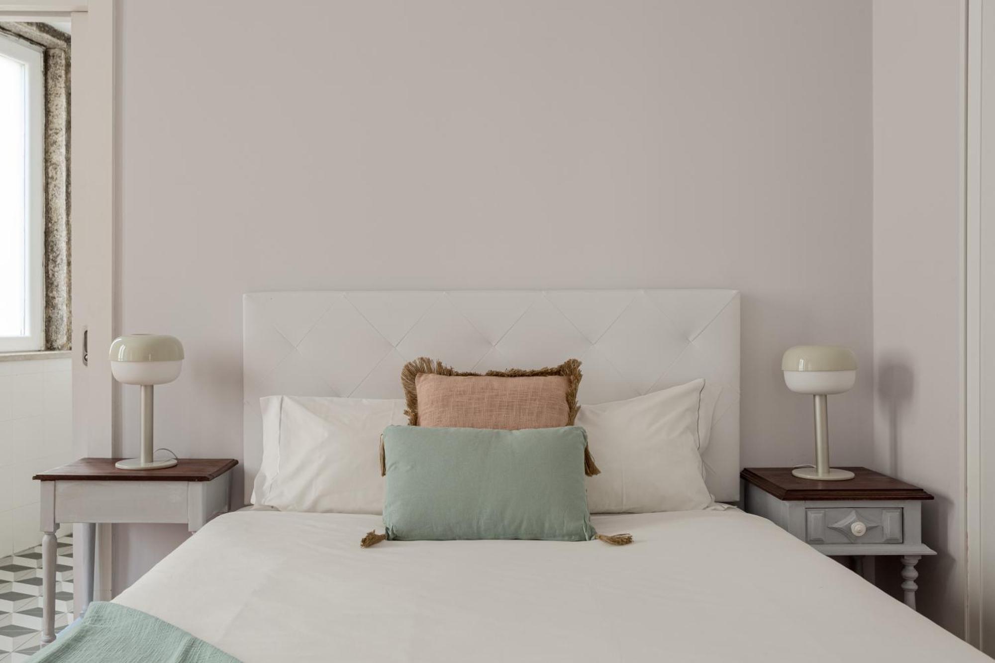 Ferienwohnung Joivy Inviting Flat Next To Carmo Convent Lissabon Exterior foto